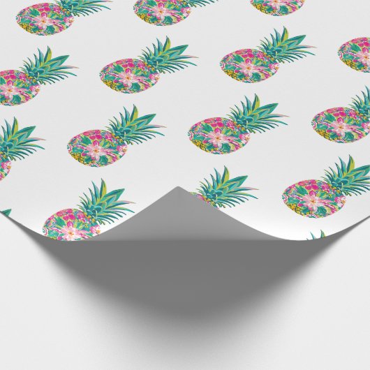 Tropische roze en groene bloemenananas cadeaupapier (Hoek)