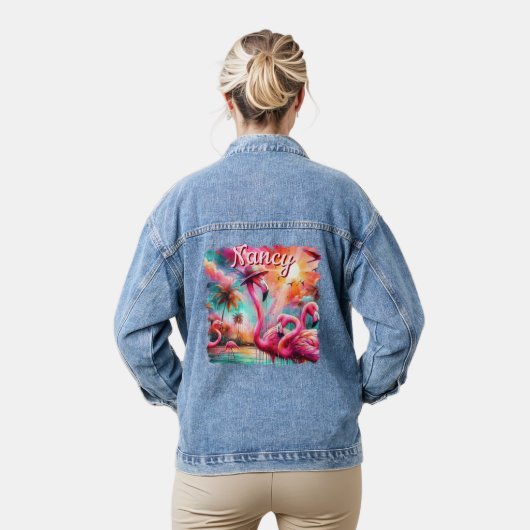 Tropische roze flamingo's palmbomen gepersonalisee denim jacket (Model)