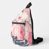 Tropische roze hibiscus gepersonaliseerd monogram sling bag (Rechterhoek)
