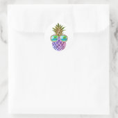 Tropische roze paarse ananas ronde sticker (Tas)