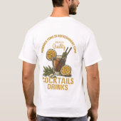 Tropische Sfeer: Stranddrank voor Zomerpret T-shirt (Achterkant)