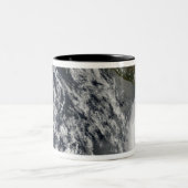 Tropische Stormen Blas en Celia Tweekleurige Koffiemok (Center)