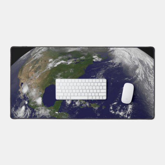 Tropische Stormen op aarde. Bureaumat (Keyboard & Muis)