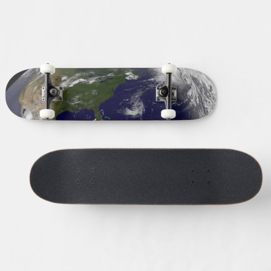 Tropische Stormen op aarde. Persoonlijk Skateboard (Horizontaal)