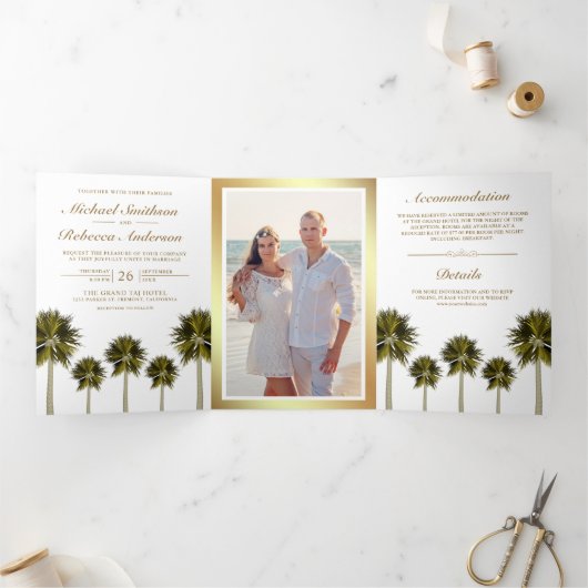 Tropische Strand Palm Bomen Bruiloft Foto Drieluik Uitnodiging (Binnen)