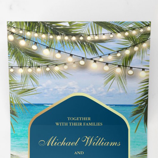 Tropische Strand Palm String Lights Lantaarn Weddi Drieluik Uitnodiging (Binnenzijde eerst)