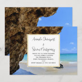 Tropische strandkust met een Big Rock bruiloft Kaart (Voorkant / Achterkant)