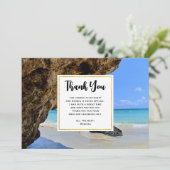 Tropische strandkust met een grote rots dank u bedankkaart (Staand voorkant)