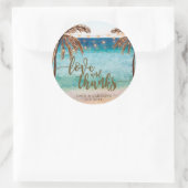Tropische strandscène liefde en bedankt begunstige ronde sticker (Tas)