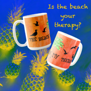 Tropische strandtherapie Palmboom meeuwen Koffiemok