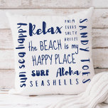 Tropische strandtypografie Kustgebied Kussen<br><div class="desc">Voeg wat kuststijl toe met deze grote katoenwerp die een strandthema typografie in het blauw van de zeemacht bevat. De onderschriften omvatten "Het strand is mijn gelukkige plek",  "palmbomen zout bries",  "zandige tenen",  "zon,  zee,  gelukkig",  "surf",  "aloha",  "relaxen" en "aloha".</div>