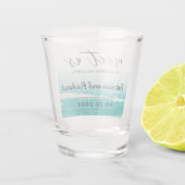 Tropische Teal Bruiloft Bestemming Save the Date Shot Glas (Achterkant)