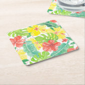 Tropische tuin, hibiscus plumeria en palmbladeren kartonnen onderzetters (Schuin)