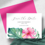 Tropische Verjaardag Bewaar de Datumkaarten Save The Date<br><div class="desc">Deze verjaardagskaarten zijn voorzien van een top boarder van sierlijke waterverf tropische bloemen en monstera palmbladeren. De woorden "Save the Date" worden getypt in houtskoolgrijs op een heldere witte achtergrond. Gebruik de sjabloon velden om u aangepaste gegevens toe te voegen. De kaart keert terug naar een bijpassende levendige roze kleur....</div>