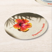 Tropische virussen Hibiscus op zand  Ronde Kartonnen Onderzetter (Gebogen)