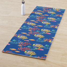 Tropische vis en koraal op blauw yogamat
