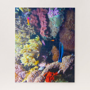 Tropische vissen in een aquarium. legpuzzel