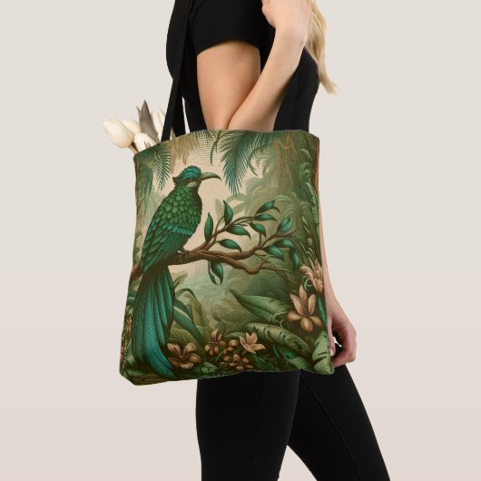 Tropische vogel in weelderig groen Oerwoud 2 Tote Bag (Dichtbij)
