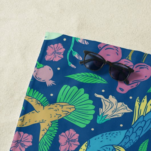 Tropische vogels en bloemen kleurrijk patroon strandlaken (In situ)