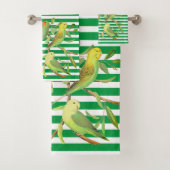 Tropische vogels in groene witte strepen - monogra bad handdoek (Insitu)