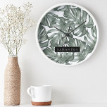 Tropische Waterverf Modern oasis leest Patroon Ronde Klok<br><div class="desc">Introductie van onze Tropical Waterverf Modern Oasis Leaves Pattern collectie, nu beschikbaar op Zazzle! Dompel uzelf onder in de levendige schoonheid van natuur met deze prachtige producten met een eigentijdse twist op tropisch gebladerte. Kies uit een breed scala aan producten om aan uw behoeften en persoonlijke stijl te voldoen. Of...</div>