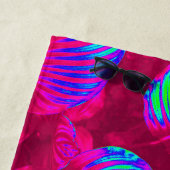 Tropische weelderige magenta verlaat strandlaken (In situ)