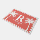 Tropische witte palmbomen en koraalroze familienaa deurmat (Schuin)