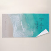 tropische zandstrandoceaan het avontuur begint badhanddoek (Badhanddoek)