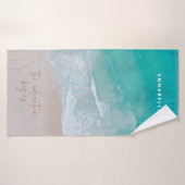 tropische zandstrandoceaan het avontuur begint badhanddoek (Badhanddoek)