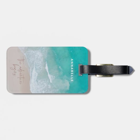 tropische zandstrandoceaan het avontuur begint bagagelabel (Achterkant horizontaal)