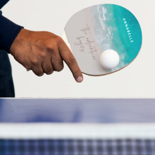 tropische zandstrandoceaan het avontuur begint tafeltennisbatje