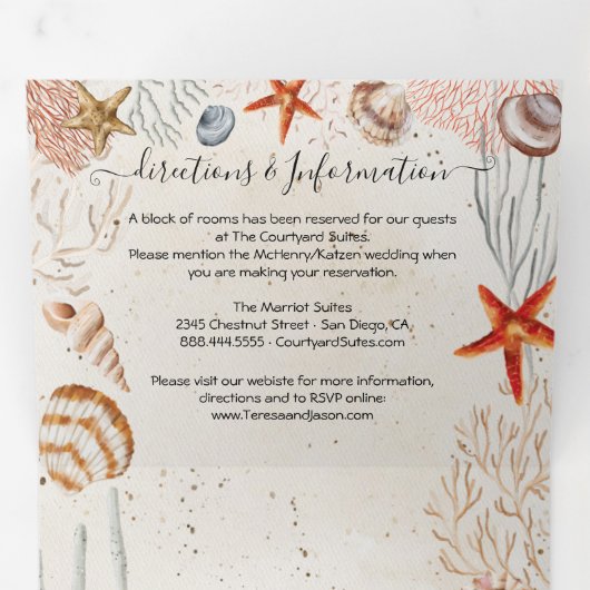 Tropische Zee Schelp en Koraal Zandstrand Trouwdag Drieluik Uitnodiging (Binnenzijde eerst)