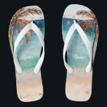 Tropische zomer strand scene Palmbomen teenslipper Teenslippers<br><div class="desc">Een tropisch zomerstrand met palmbomen, zee en blauwe lucht maken deze teenslippers ideaal voor uw zomerse feestdagen / uitstapjes dit jaar. Of gewoon thuis draag:) Dit ontwerp is te zien in mijn bruiloft collectie, zodat ze zou perfect vrijgezellenfeest accessoires voor uw posse te maken! Gemakkelijk om de weergegeven naamvelden te...</div>