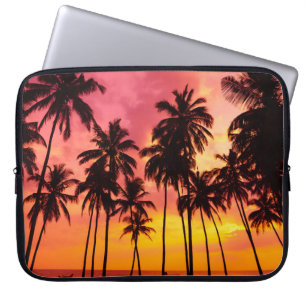Tropische zonsondergang: Palm Silhouet Serenity. Laptop Sleeve