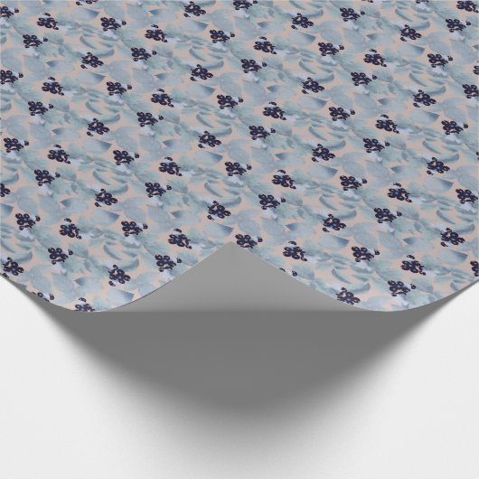 Trossen Zwarte Bes, Blauwe Bladeren Op Beige Cadeaupapier (Hoek)