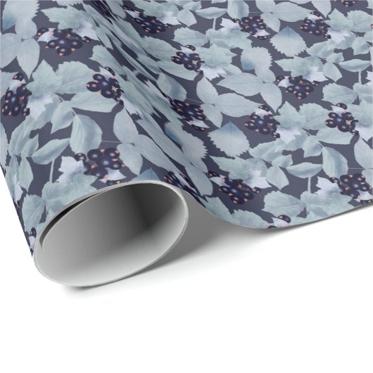 Trossen zwarte bes, bleke bladeren op grijs cadeaupapier (Rol Hoek)