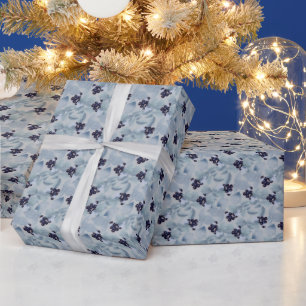 Trossen Zwarte Bes, Bleke Bladeren Op Grijs Cadeaupapier