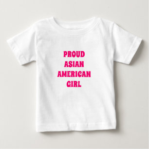 Trots Aziatisch Amerikaans Meisje, roze wit Baby T