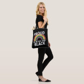 Trots op de Gay and Black Pride 2025 Tote Bag (Op model)