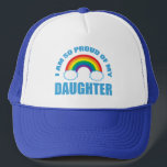 Trots op mijn dochter Rainbow Gay Pride Ouder Trucker Pet<br><div class="desc">Ik ben zo trots op mijn dochtertje dat pet voor homoparades draag naar een gay pride festival of parade. Geweldige geschenken voor een trotse LGBTQ-moeder of vader van een lesbische of biseksuele vrouw.</div>
