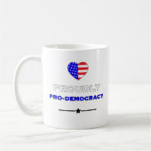 Trots pro-democratie koffiemok (Links)