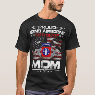 Trotse 82e Airborne Parachutist Mom US Vlag - Vete T-shirt
