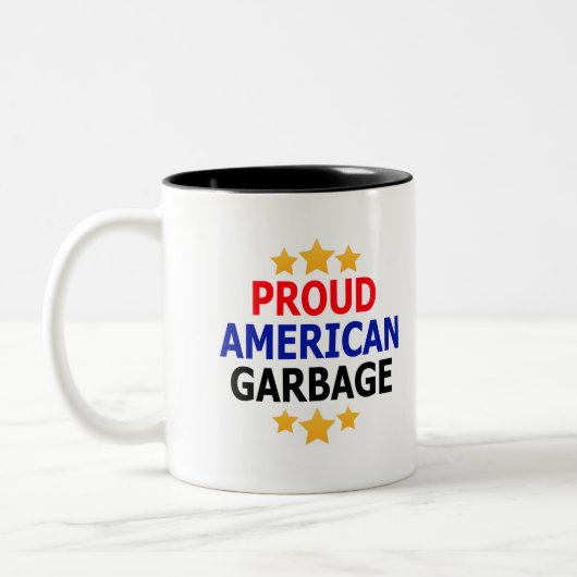 Trotse Amerikaanse vuilnis Mok (Links)