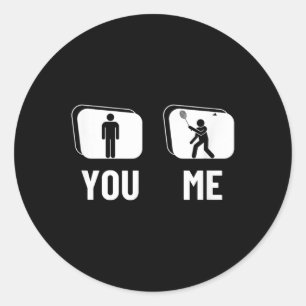 Trotse badmintonspeler mannen shuttle grappige bad ronde sticker