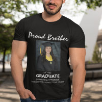 Trotse Broer Van De Afgestudeerde | Foto
