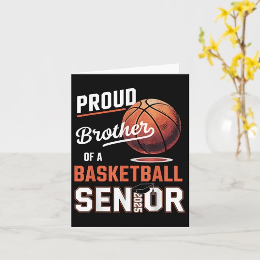 Trotse broer van een 2025 senior Afstuderen basket Kaart (Gele Bloem)