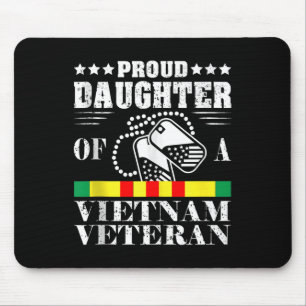 Trotse dochter van een Vietnam Veteran Memorial Da Muismat
