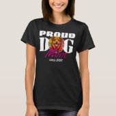 Trotse hond moeder met aangepaste jaar t-shirt (Voorkant)