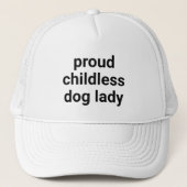 Trotse kinderloze hond dame moderne typografie wit trucker pet (Voorkant)