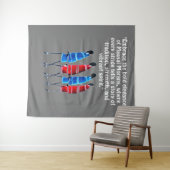 Trotse Maasai Morans: Striding Tall in blauw en ro Wandkleed (In Situ (horizontaal))